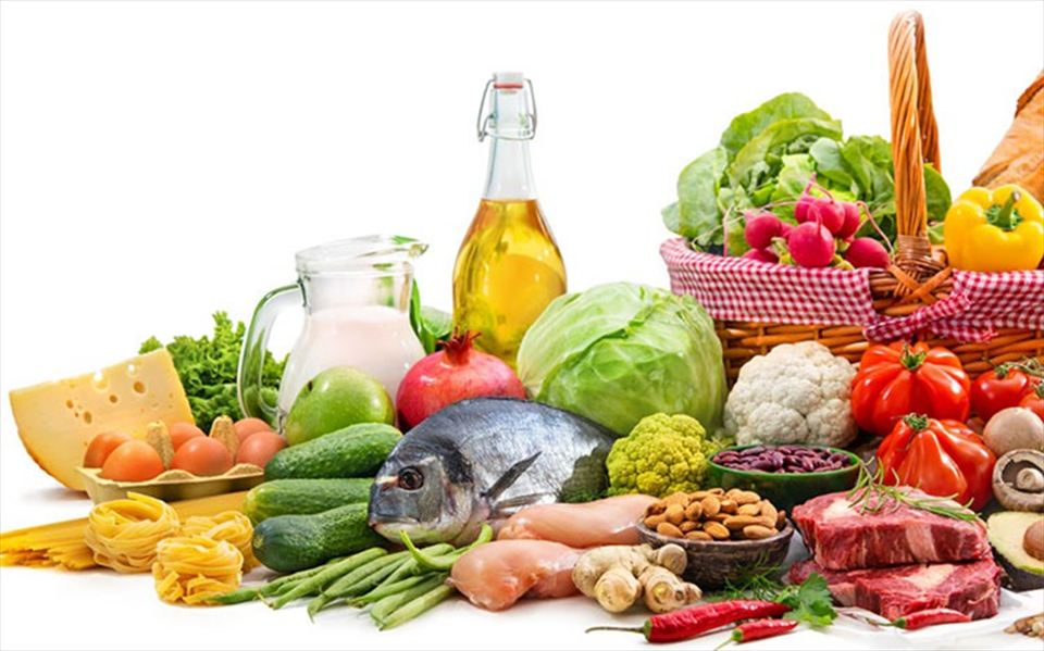 肉、魚、野菜、果物、乳製品などをバランス良く組み合わせることが、妊娠しやすい体づくりの基本です